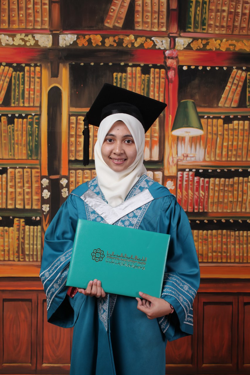 Photo6266875408699992410